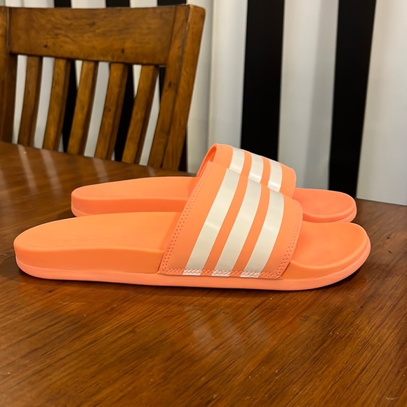 Adidas Adilette Comfort Slides Sandals Shoes Coral B43528 Women’s Size 8 - Picture 3 of 14